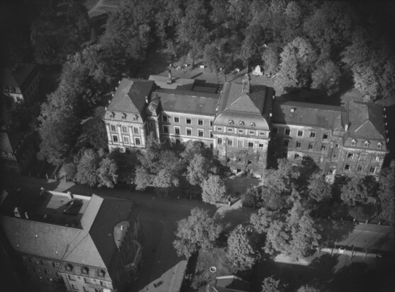 Kollegienhaus Erlangen
Luftbild 1941/44
Bildarchiv Foto Marburg, Rechte vorbehalten
