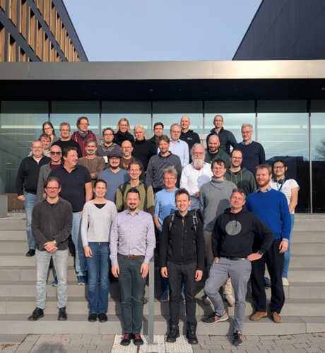 28 systems engineers standing in front of GWDG building in Göttingen.