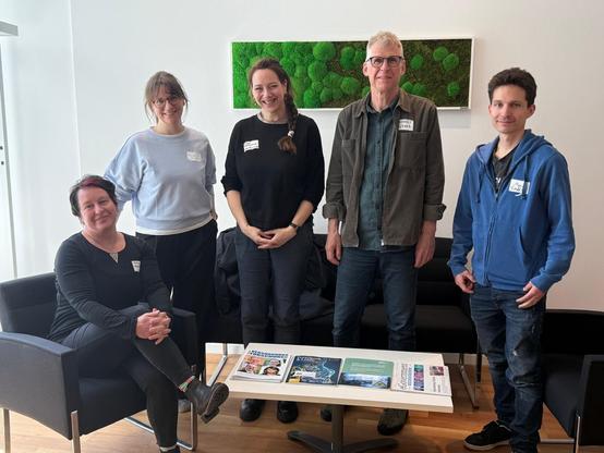 Von links nach rechts: Anja Gerber | NFDI4Objects, Hannah Butz | Base4NFDI – Basisdienste für die NFDI, Katja Sternitzke | NFDI4Culture, Andreas Hübner | NFDI4Earth, Marco Reidelbach | MaRDI